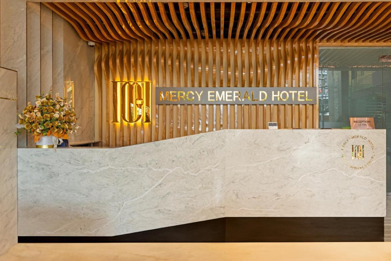Mercy Emerald Hotel Da Nang Exteriör bild