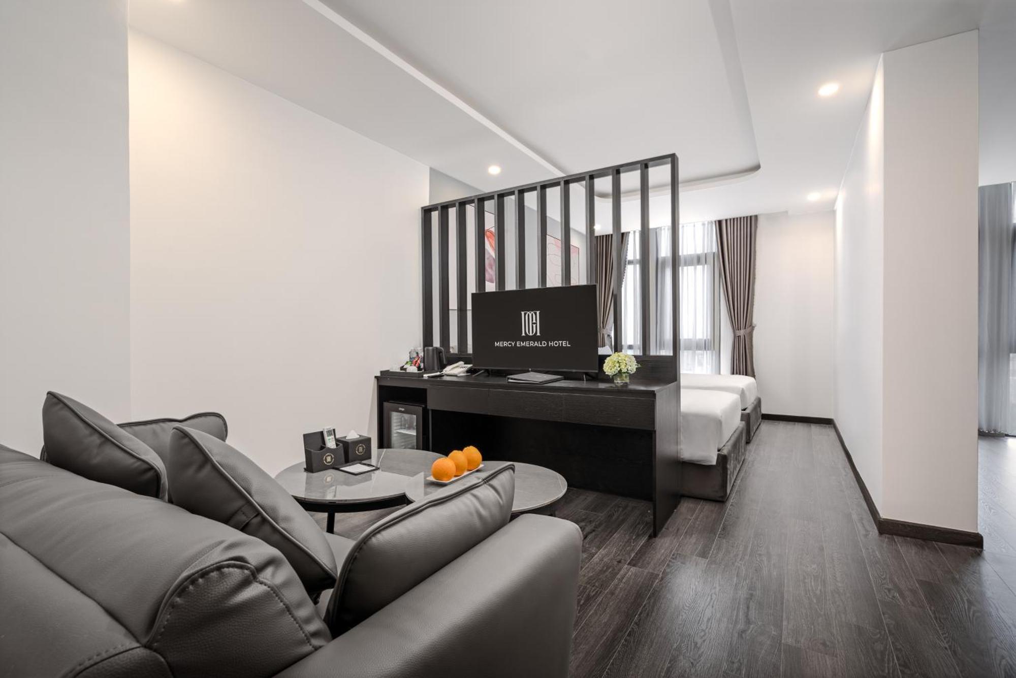 Mercy Emerald Hotel Da Nang Exteriör bild