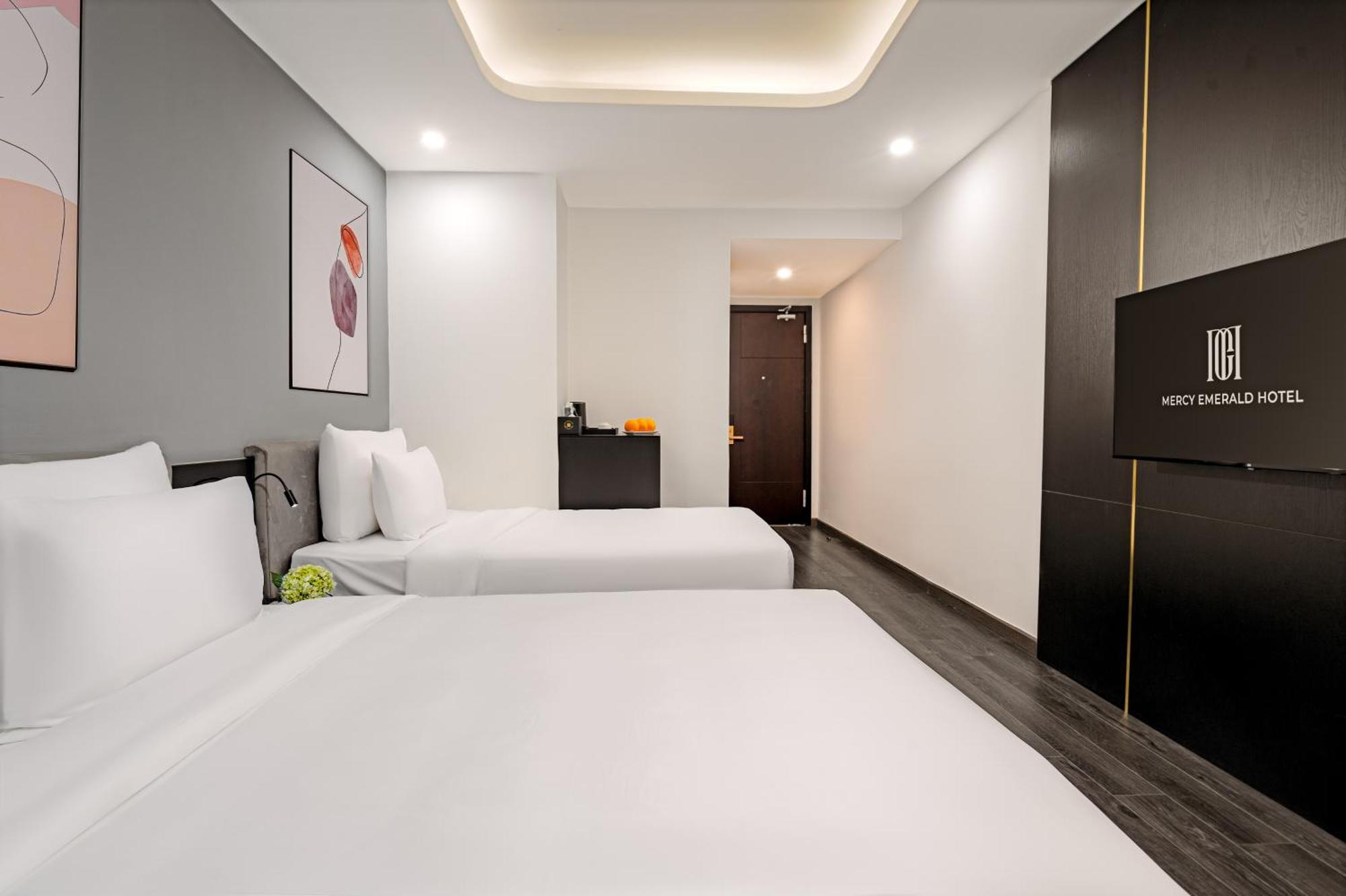 Mercy Emerald Hotel Da Nang Exteriör bild