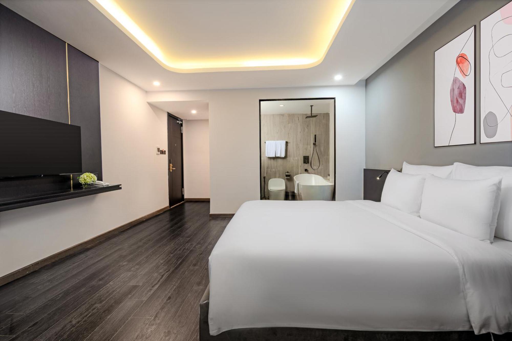 Mercy Emerald Hotel Da Nang Exteriör bild
